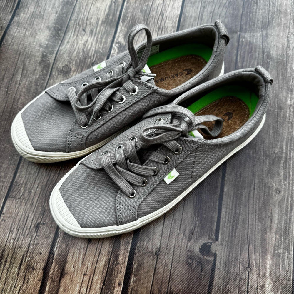 Cariuma gray canvas sneakers for women - Picture 2 of 6